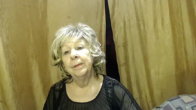 Snapshot of _Estelitta_5 chatting on December 2024 11:17:02 PM Estelitta 5 online show from December 2024 11:17:02 PM