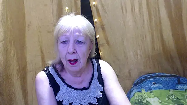 Snapshot of _Estelitta_5 chatting on January 2025 12:58:01 PM Estelitta 5 online show from January 2025 12:58:01 PM