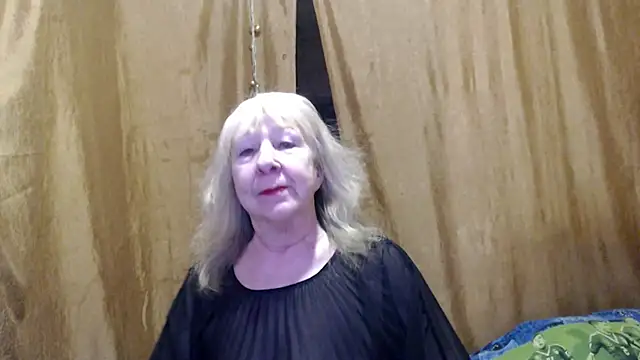 Snapshot of _Estelitta_5 chatting on February 2025 11:01:02 AM Estelitta 5 online show from February 2025 11:01:02 AM