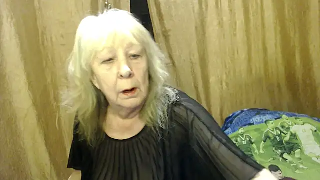 Snapshot of _Estelitta_5 chatting on February 2025 06:13:02 PM Estelitta 5 online show from February 2025 06:13:02 PM