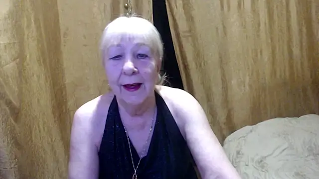 Snapshot of _Estelitta_5 chatting on February 2025 05:18:02 PM Estelitta 5 online show from February 2025 05:18:02 PM