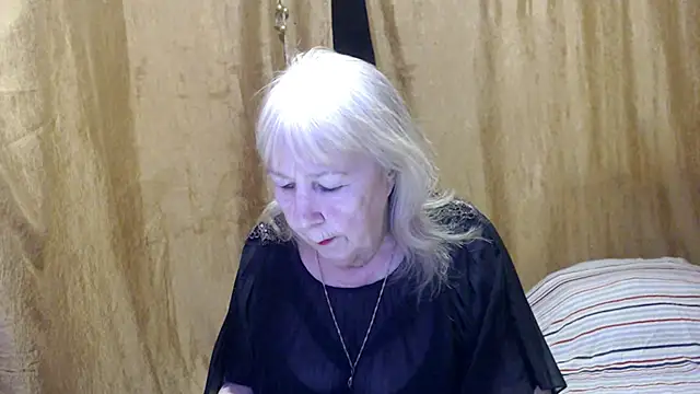 Snapshot of _Estelitta_5 chatting on February 2025 07:14:02 PM Estelitta 5 online show from February 2025 07:14:02 PM