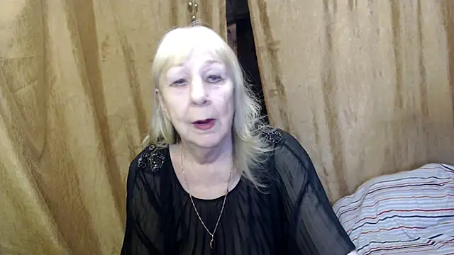 Snapshot of _Estelitta_5 chatting on February 2025 03:19:01 PM Estelitta 5 online show from February 2025 03:19:01 PM