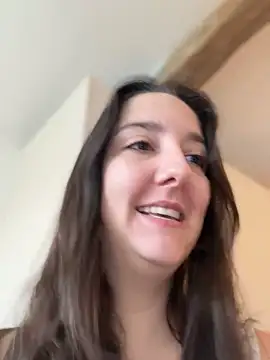 Snapshot of _Juliette chatting on October 2025 08:48:01 AM Juliette online show from October 2025 08:48:01 AM