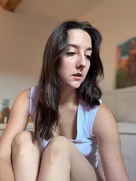 Snapshot of _Juliette chatting on October 2025 09:33:01 AM Juliette online show from October 2025 09:33:01 AM