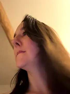 Snapshot of _Juliette chatting on October 2025 09:37:01 PM Juliette online show from October 2025 09:37:01 PM