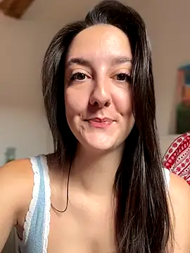 Snapshot of _Juliette chatting on October 2025 09:43:01 AM Juliette online show from October 2025 09:43:01 AM