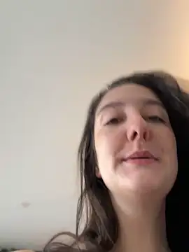 Snapshot of _Juliette chatting on November 2025 09:08:02 AM Juliette online show from November 2025 09:08:02 AM