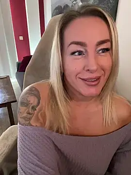 Snapshot of ChristyAdair chatting on January 2025 02:55:02 PM ChristyAdair online show from January 2025 02:55:02 PM