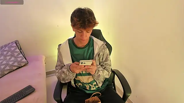 Tomy Rox online show from September 2025 04:18:02 AM