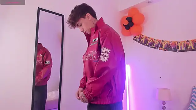 Tomy Rox online show from October 2025 08:32:02 PM