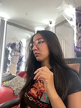 AnyaFloyd69 online show from October 2025 08:41:02 PM