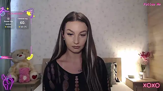 SecretSienna online show from October 2025 12:27:01 PM