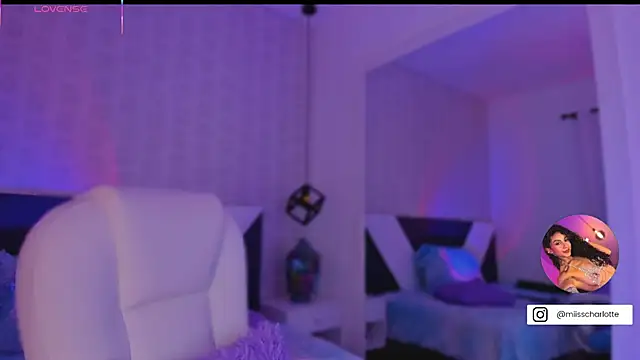 MiissCharlotte online show from November 2025 01:48:02 AM
