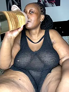 MsWhiteChocolatte online show from October 2025 09:17:02 AM