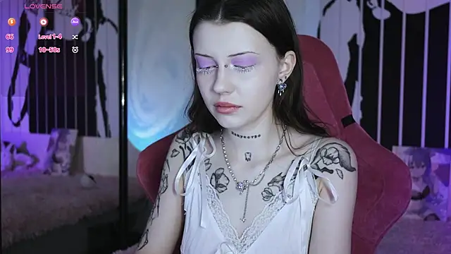 prettybones online show from February 2025 01:17:02 PM