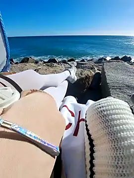 Snapshot of SexyErola27 chatting on January 2025 11:58:02 AM SexyErola27 online show from January 2025 11:58:02 AM