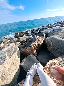 Snapshot of SexyErola27 chatting on February 2025 03:34:01 PM SexyErola27 online show from February 2025 03:34:01 PM