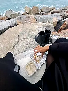 Snapshot of SexyErola27 chatting on February 2025 09:22:02 AM SexyErola27 online show from February 2025 09:22:02 AM