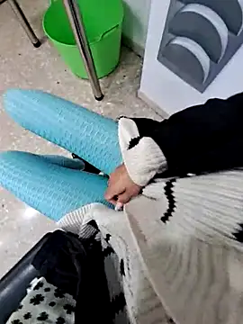 Snapshot of SexyErola27 chatting on March 2025 04:24:02 PM SexyErola27 online show from March 2025 04:24:02 PM