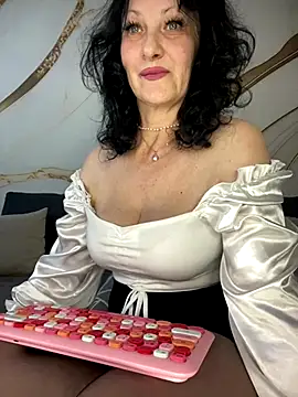 Katie-n online show from September 2025 06:07:02 AM