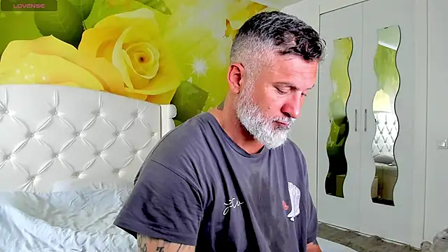 Snapshot of BlowMyXXL chatting on November 2025 08:26:02 AM BlowMyXXL online show from November 2025 08:26:02 AM