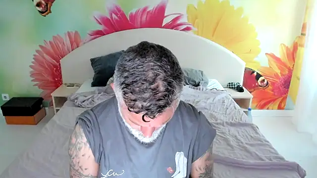 Snapshot of BlowMyXXL chatting on November 2025 08:35:02 AM BlowMyXXL online show from November 2025 08:35:02 AM