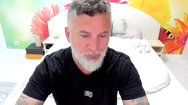 Snapshot of BlowMyXXL chatting on November 2025 05:19:02 AM BlowMyXXL online show from November 2025 05:19:02 AM