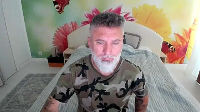 Snapshot of BlowMyXXL chatting on December 2025 09:07:01 AM BlowMyXXL online show from December 2025 09:07:01 AM