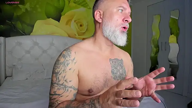 Snapshot of BlowMyXXL chatting on December 2025 08:51:02 AM BlowMyXXL online show from December 2025 08:51:02 AM