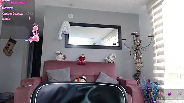 lauramcdowell1 online show from December 2024 09:35:01 PM