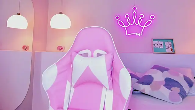 Snapshot of violeth_hill chatting on January 2025 08:01:02 PM violeth hill online show from January 2025 08:01:02 PM