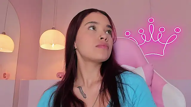 Snapshot of violeth_hill chatting on February 2025 08:33:01 PM violeth hill online show from February 2025 08:33:01 PM