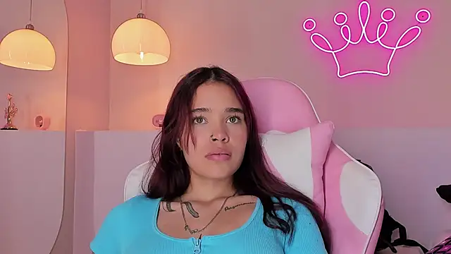 Snapshot of violeth_hill chatting on February 2025 11:36:02 PM violeth hill online show from February 2025 11:36:02 PM