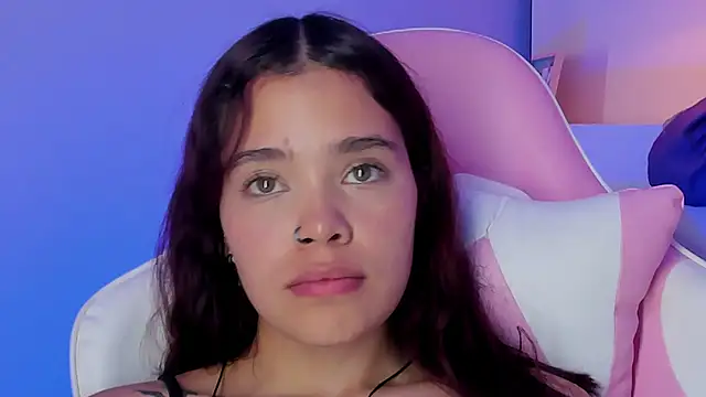 Snapshot of violeth_hill chatting on March 2025 02:06:02 AM violeth hill online show from March 2025 02:06:02 AM