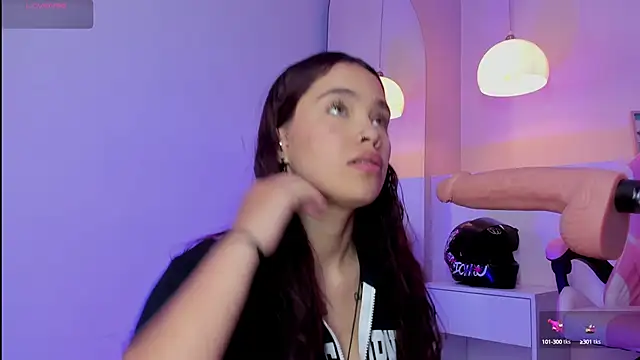 Snapshot of violeth_hill chatting on March 2025 07:49:01 PM violeth hill online show from March 2025 07:49:01 PM