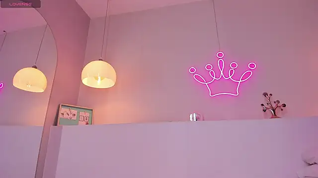 Snapshot of violeth_hill chatting on October 2025 05:35:02 PM violeth hill online show from October 2025 05:35:02 PM