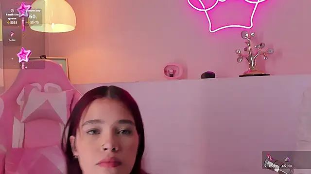 Snapshot of violeth_hill chatting on October 2025 07:02:01 PM violeth hill online show from October 2025 07:02:01 PM