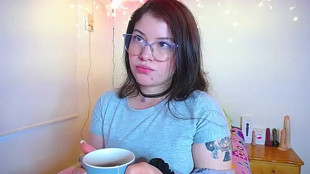 Snapshot of juli05star20 chatting on January 2025 10:08:02 PM juli05star20 online show from January 2025 10:08:02 PM