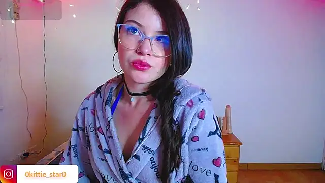 Snapshot of juli05star20 chatting on January 2025 03:54:02 AM juli05star20 online show from January 2025 03:54:02 AM