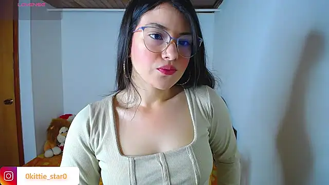 Snapshot of juli05star20 chatting on February 2025 01:00:02 PM juli05star20 online show from February 2025 01:00:02 PM