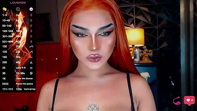 Snapshot of NatalyaFox chatting on November 2025 08:25:02 AM NatalyaFox online show from November 2025 08:25:02 AM