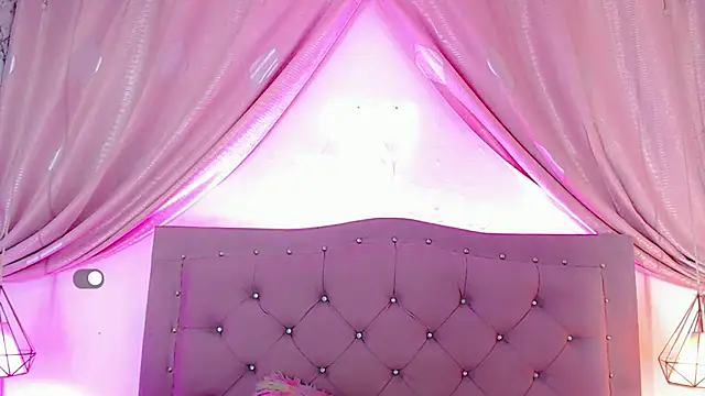 SexyJuliii21 online show from December 2024 06:45:02 AM