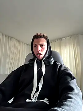 Snapshot of matt_benji chatting on October 2025 09:45:01 PM matt benji online show from October 2025 09:45:01 PM