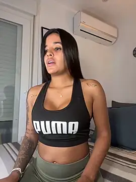 Snapshot of EmelyRogers chatting on October 2025 06:38:02 PM EmelyRogers online show from October 2025 06:38:02 PM