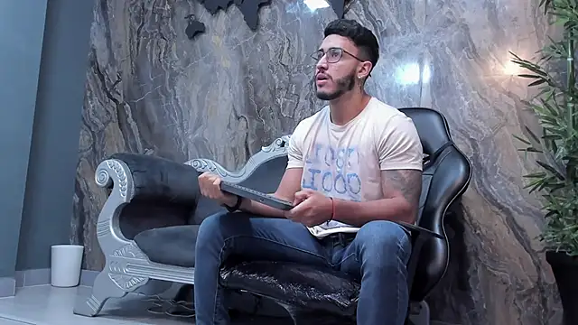 Liam Kleiin online show from December 2024 11:28:02 AM