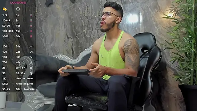 Liam Kleiin online show from December 2024 11:30:02 AM