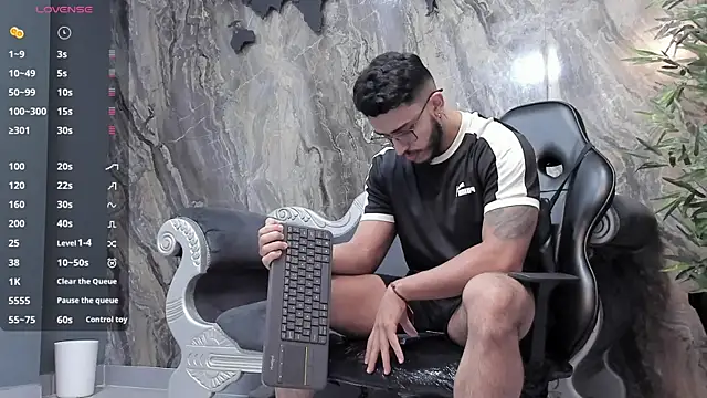 Liam Kleiin online show from January 2025 11:33:01 AM