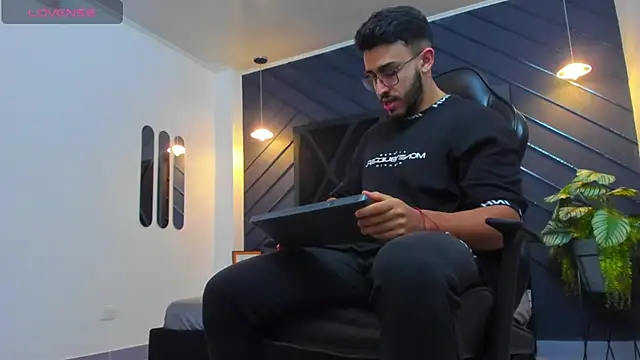 Liam Kleiin online show from October 2025 11:21:02 AM