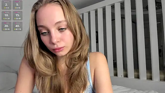 Snapshot of _LISA_BABYMETAL_ chatting on November 2025 07:08:02 AM LISA BABYMETAL online show from November 2025 07:08:02 AM